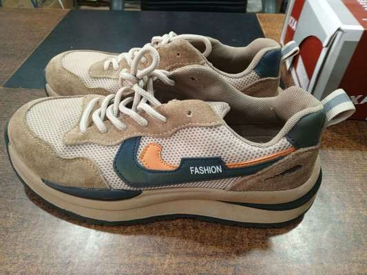 Khaki Suede Industrial Safety Shoes with Anti-smashing Steel Toe and Bulletproof Kevlar Mid Sole